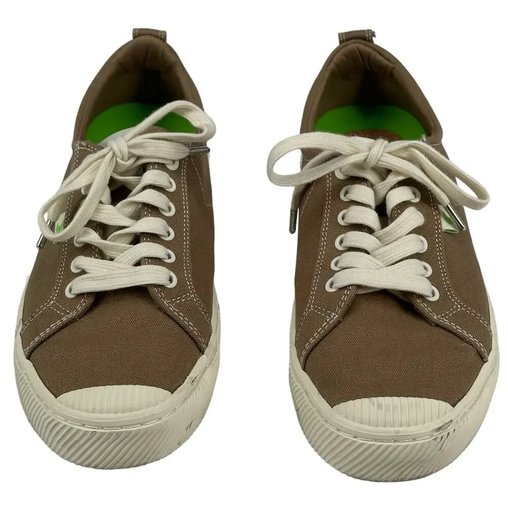 Cariuma sneakers unisex